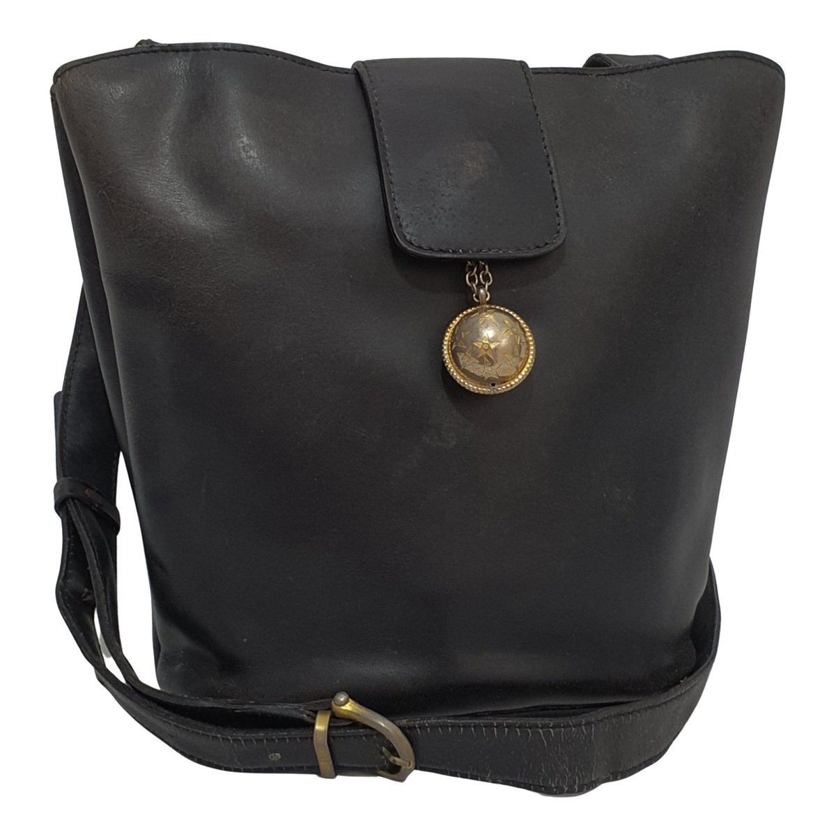 Clasp Bucket leather bag