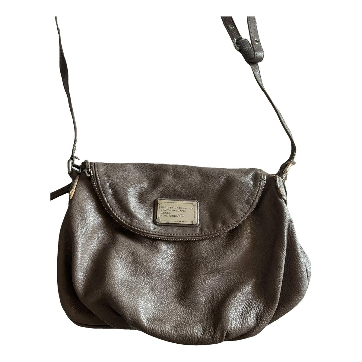 Classic Q leather crossbody bag