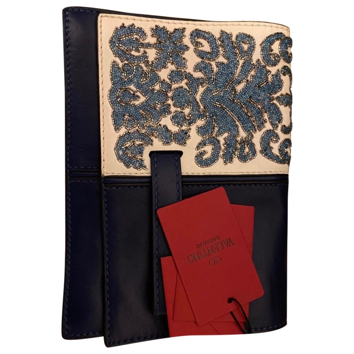 VLogo leather clutch bag