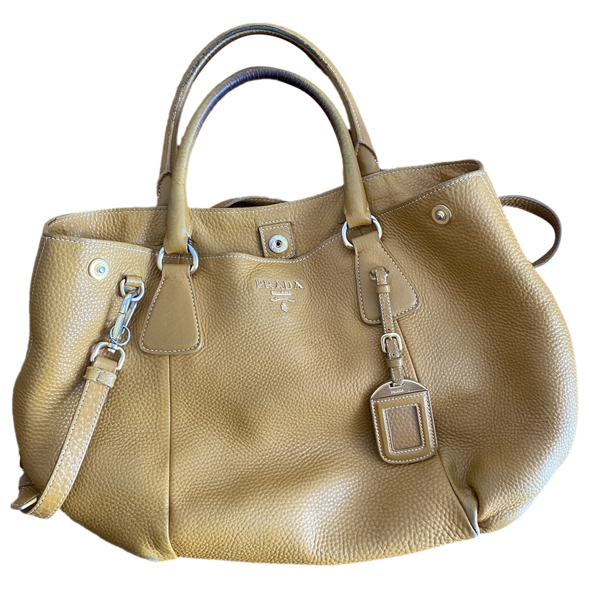 Monochrome leather handbag