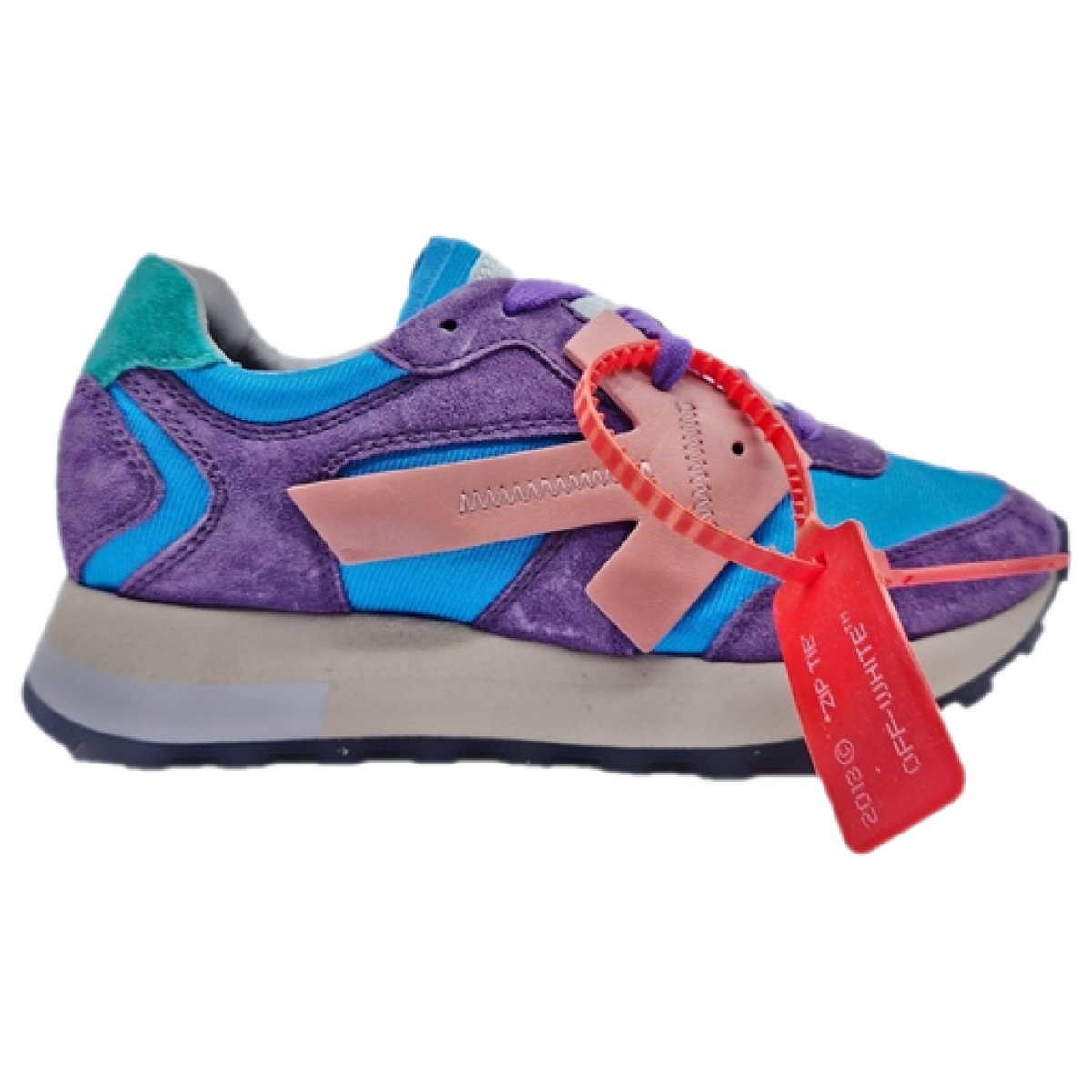 Runner cloth trainers