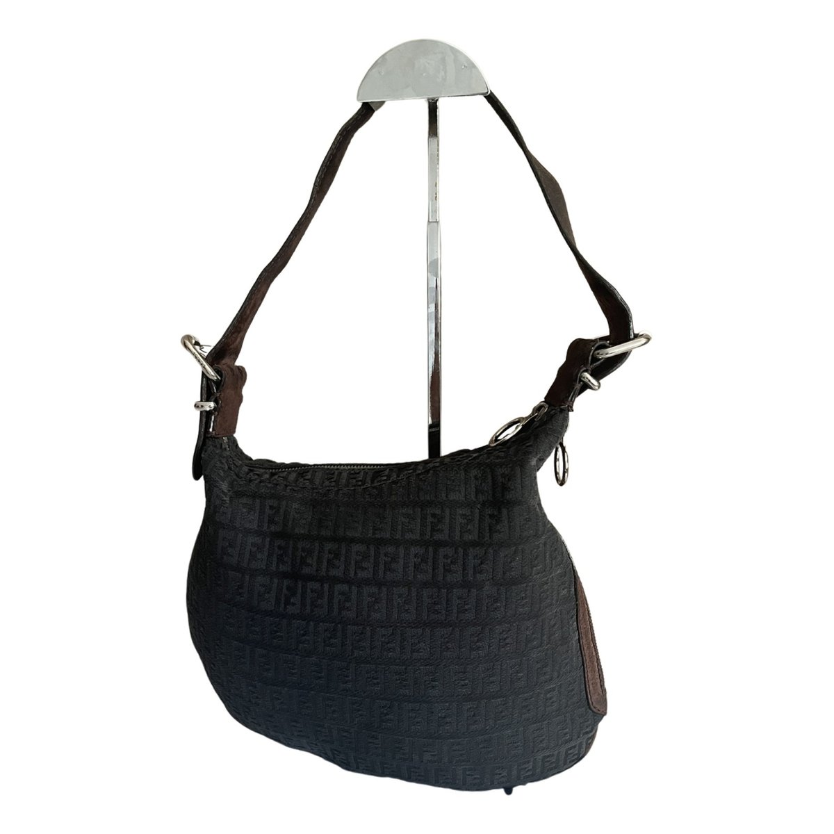 Oyster cloth handbag