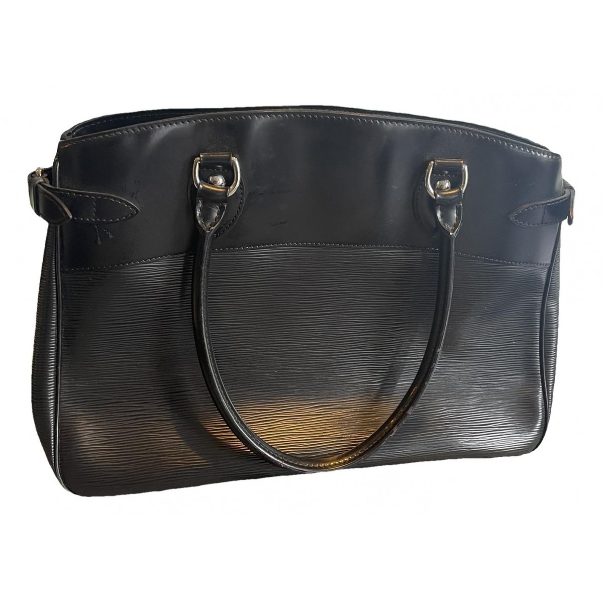 Passy leather handbag