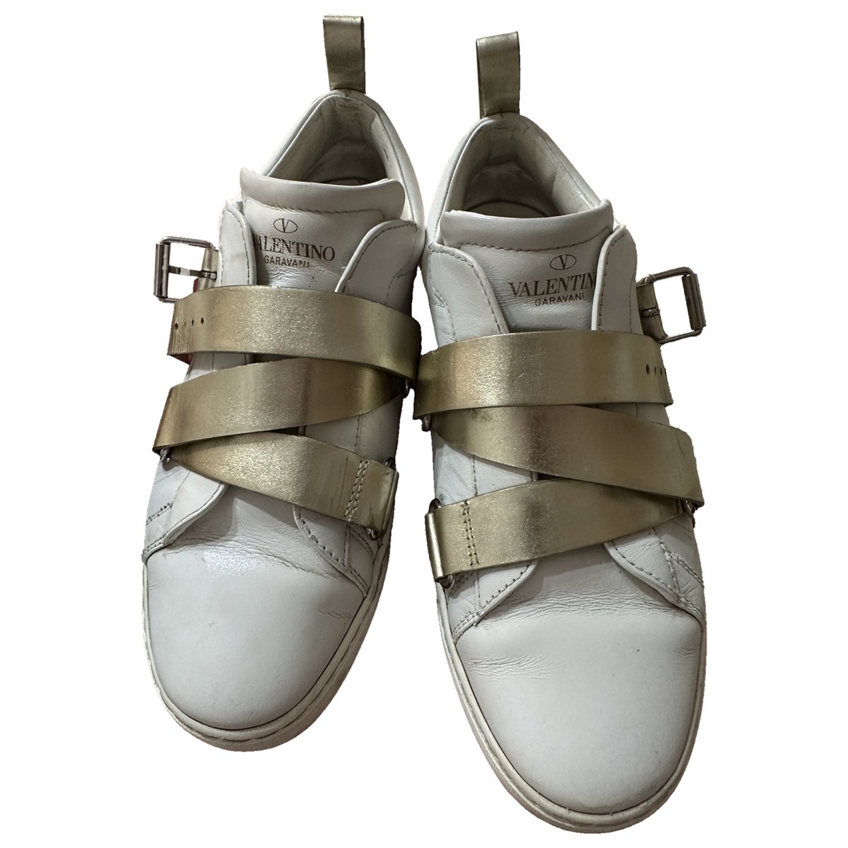 Rockstud patent leather trainers