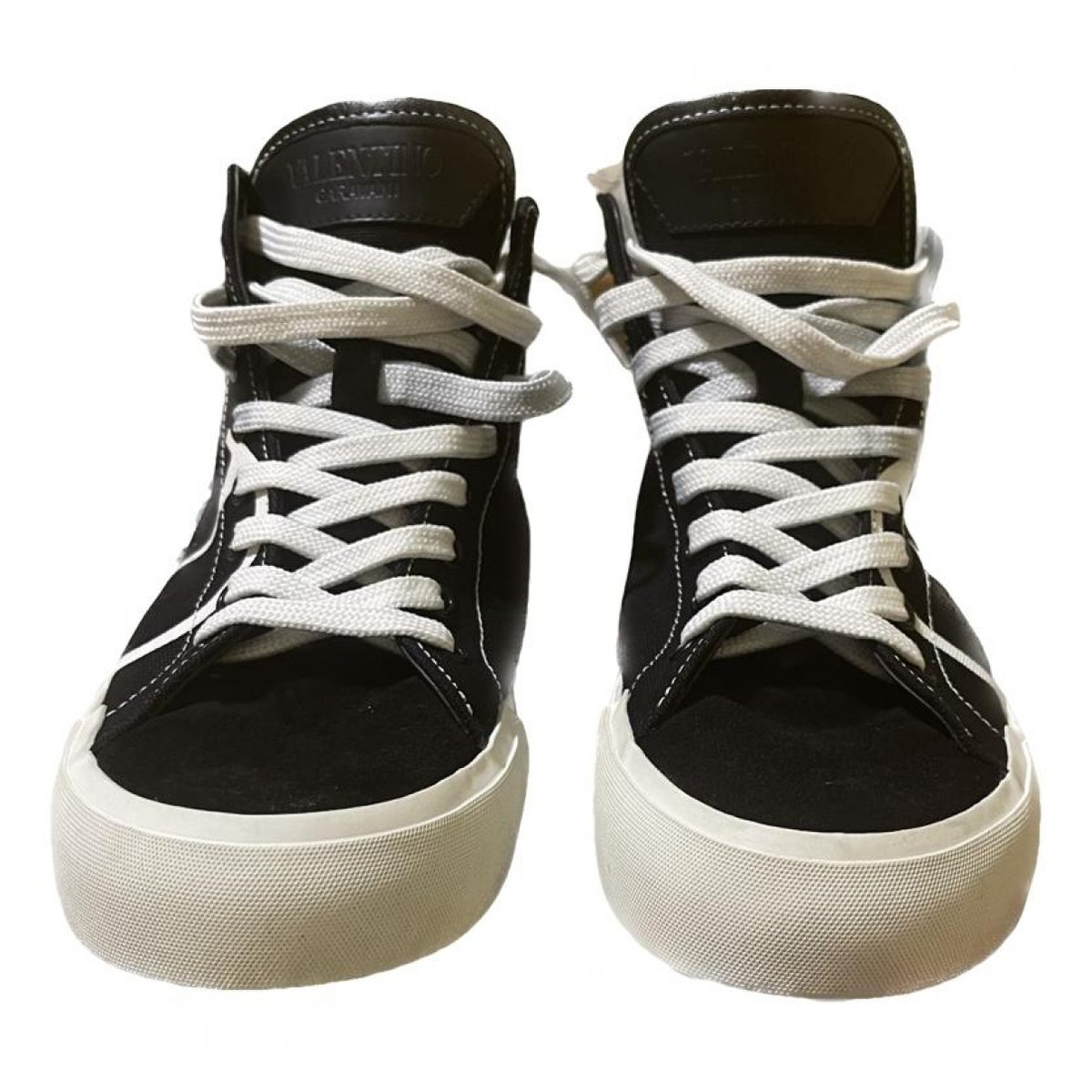 Open cloth trainers