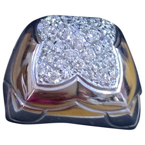 Pyramide white gold ring