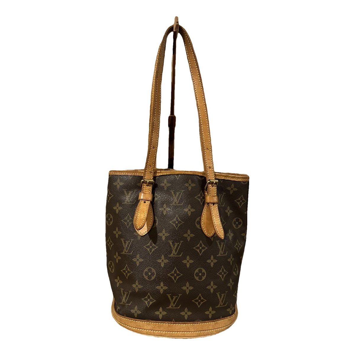 Bucket leather handbag