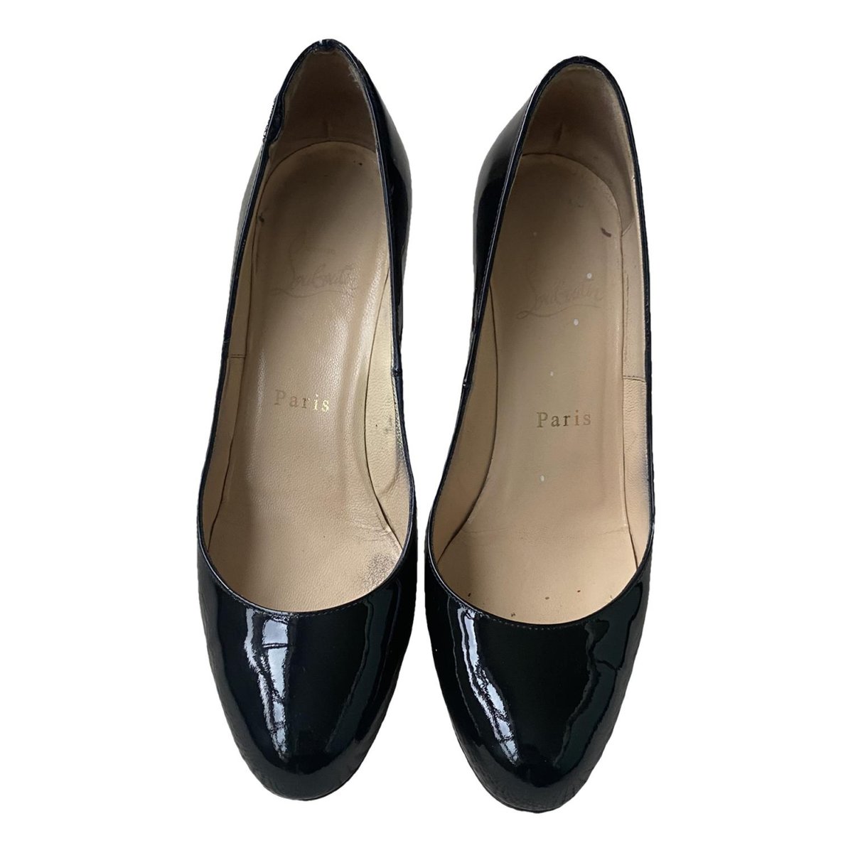 Simple pump patent leather heels