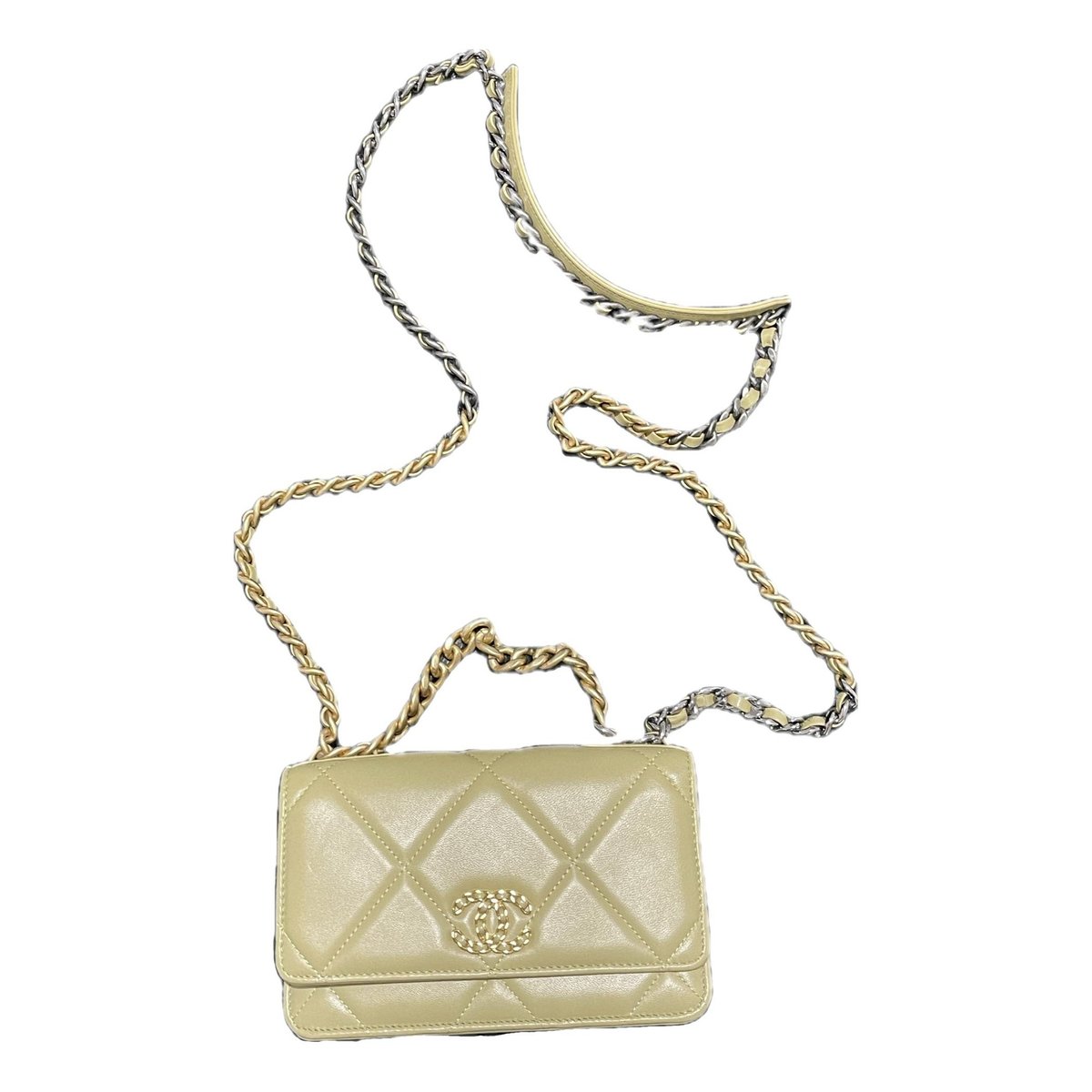Chanel 19 leather handbag