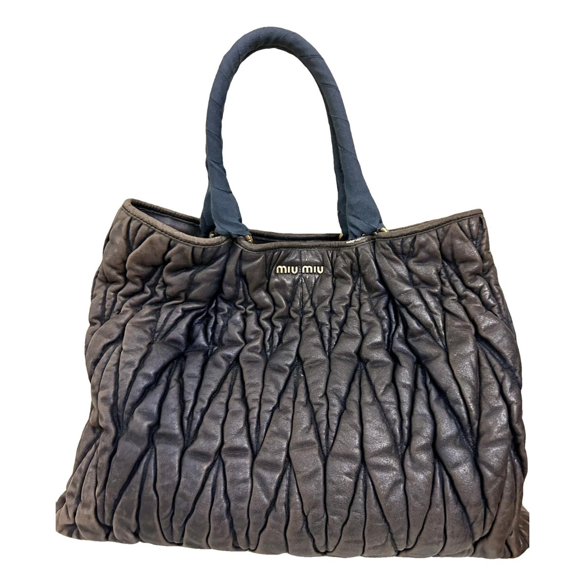 Matelassé leather handbag