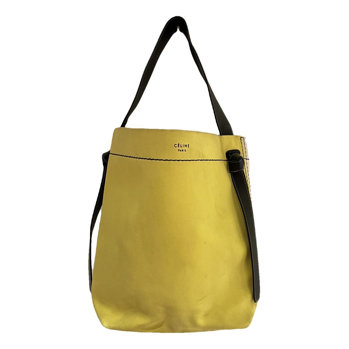 Twisted cloth tote