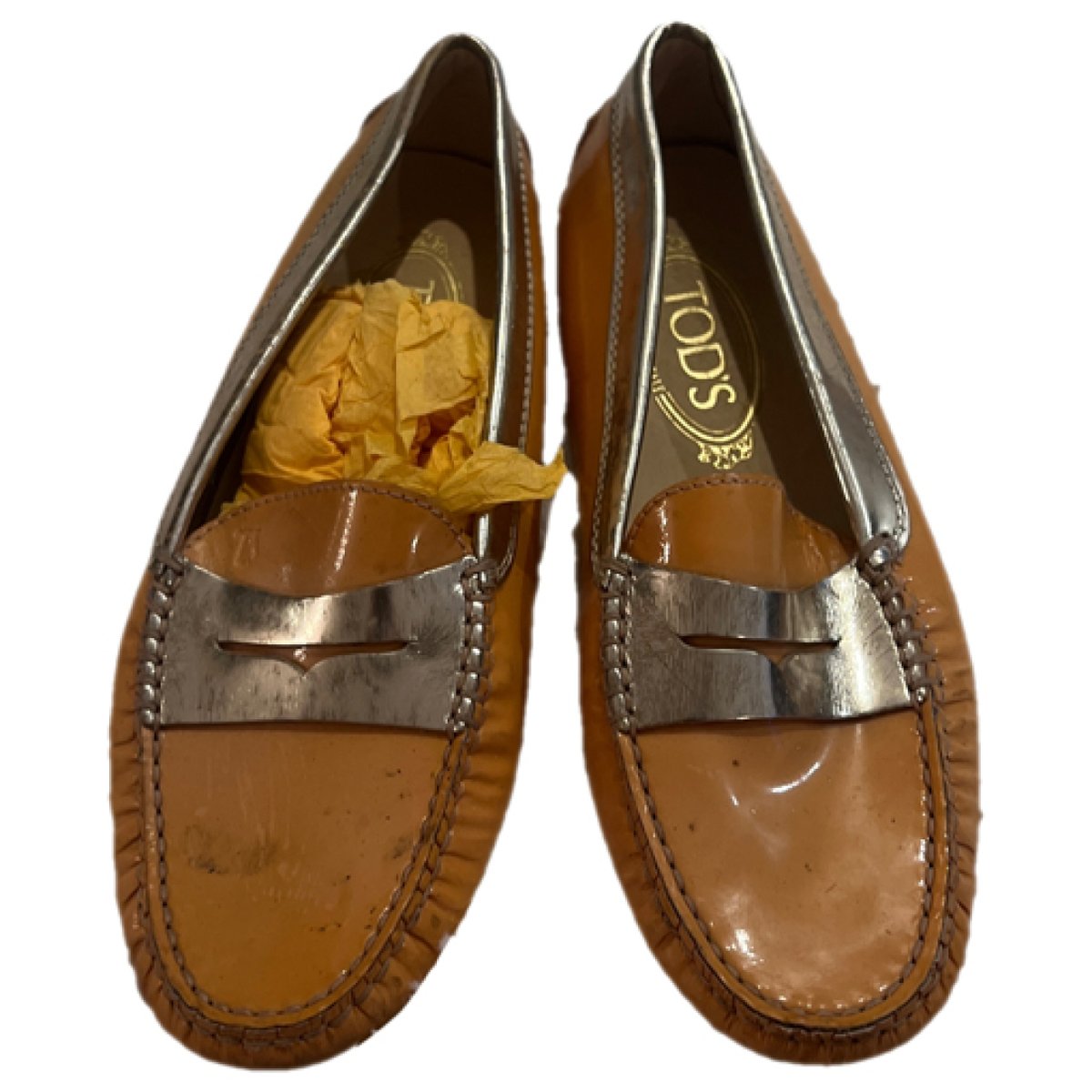 Gommino patent leather flats