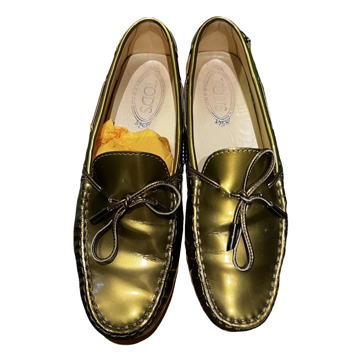 Gommino patent leather flats