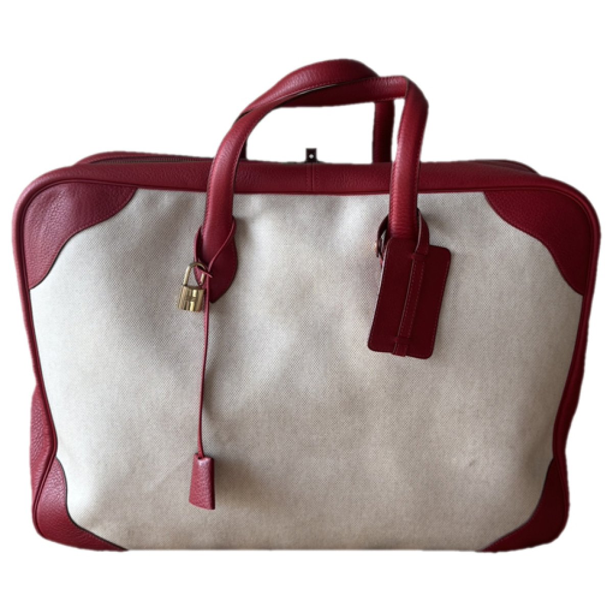 Victoria leather travel bag