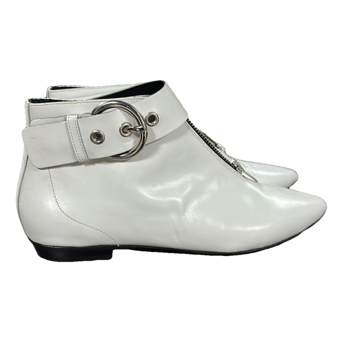 Rolling leather ankle boots