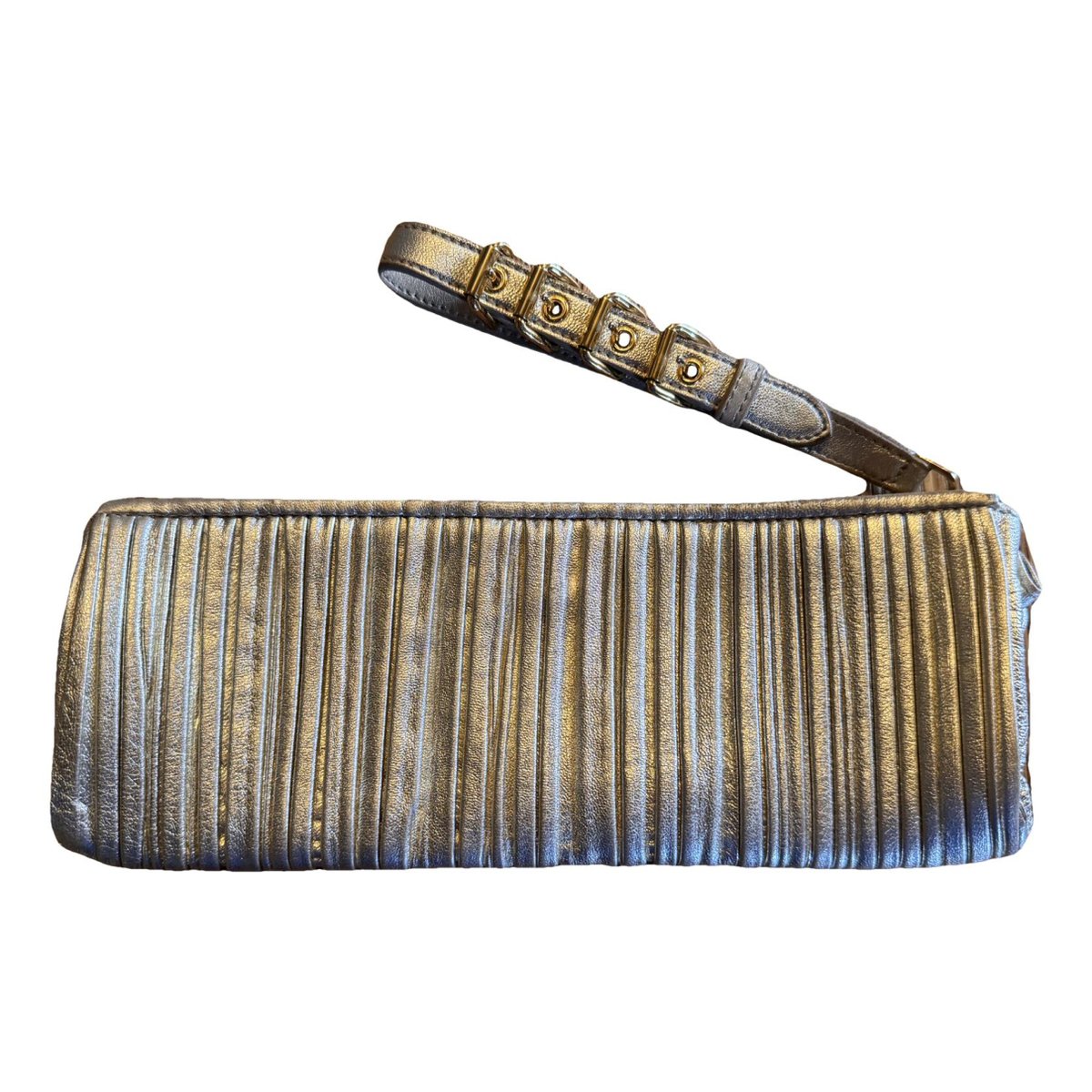 Matelassé patent leather clutch bag