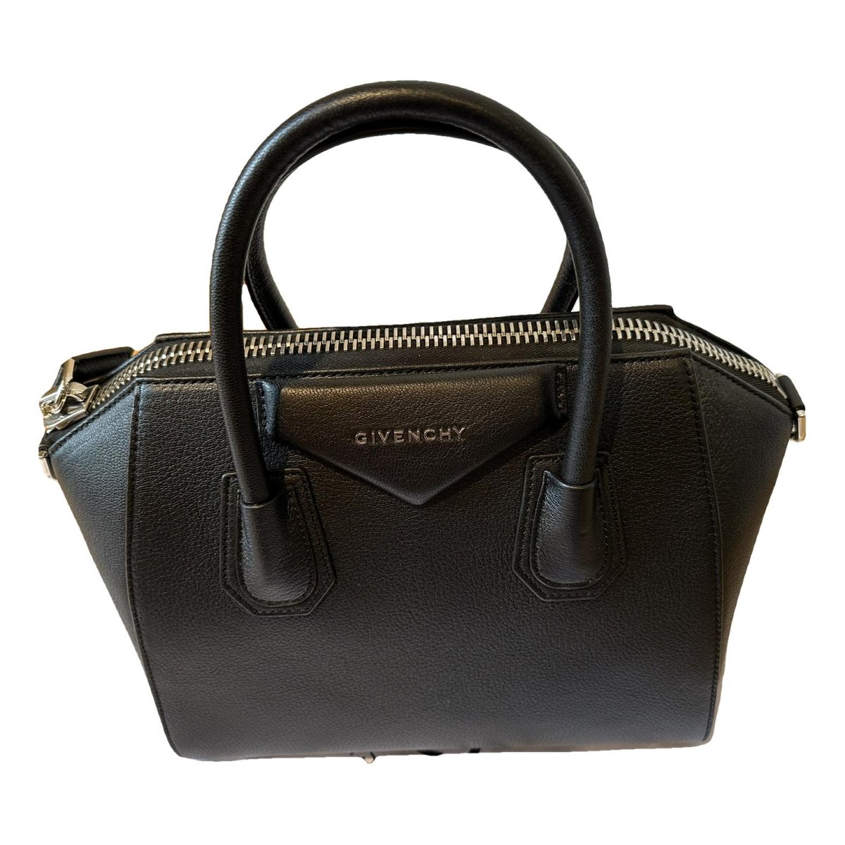 Antigona leather handbag