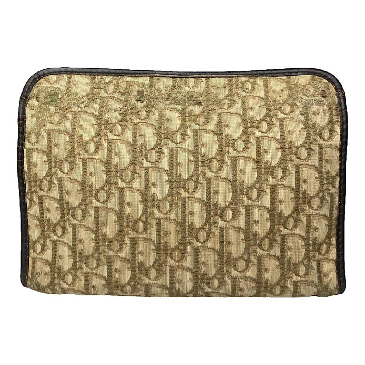 Saddle clutch bag