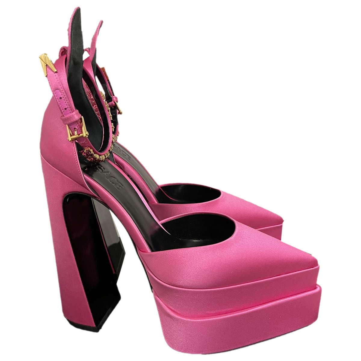 Medusa Aevitas cloth heels