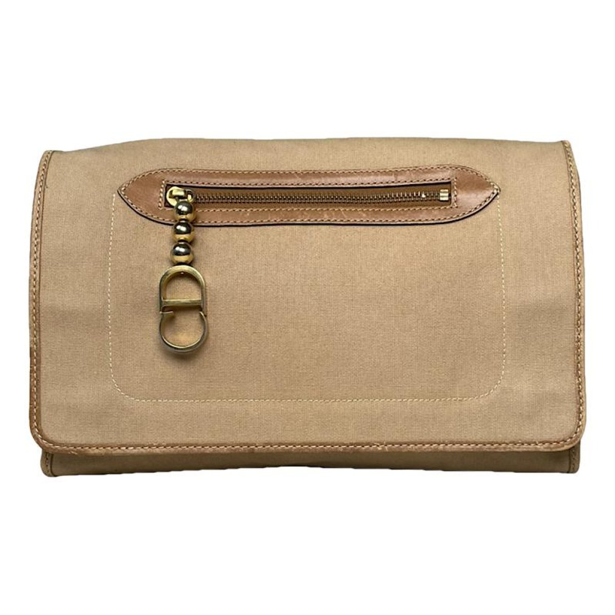 Saddle clutch bag