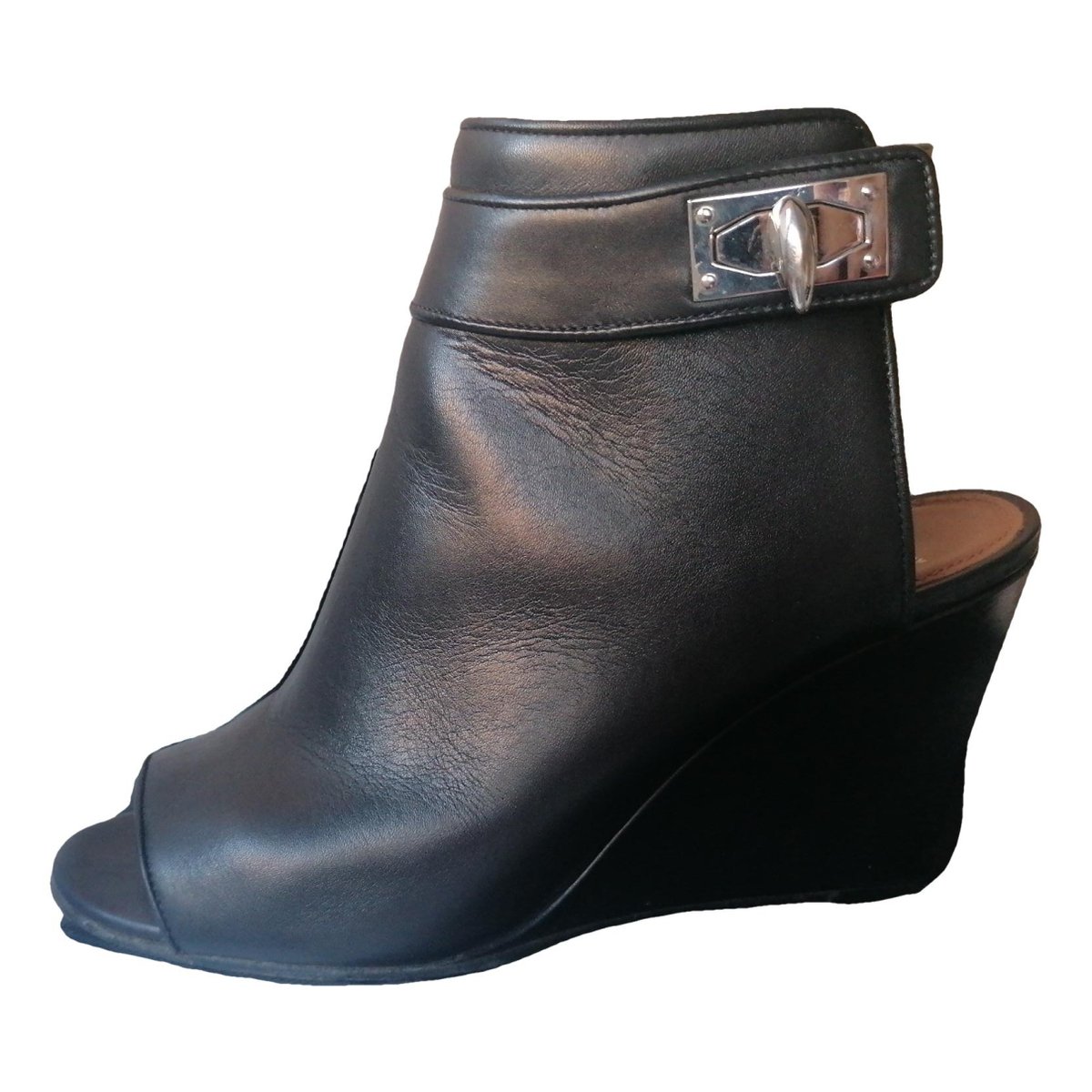 Shark leather sandal