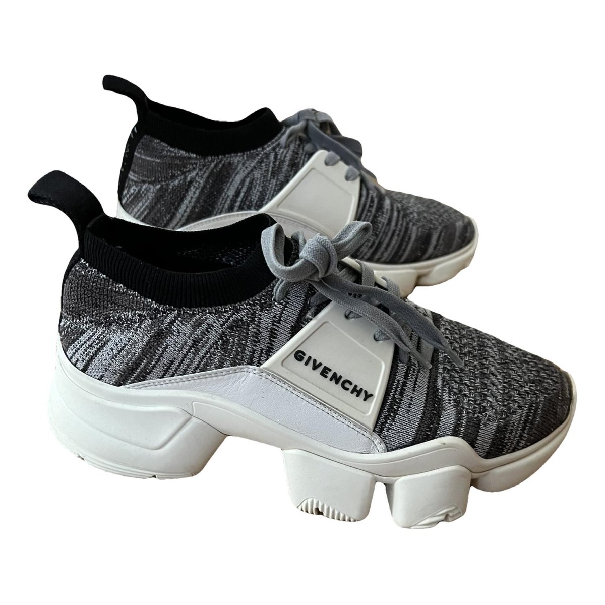 Jaw trainers