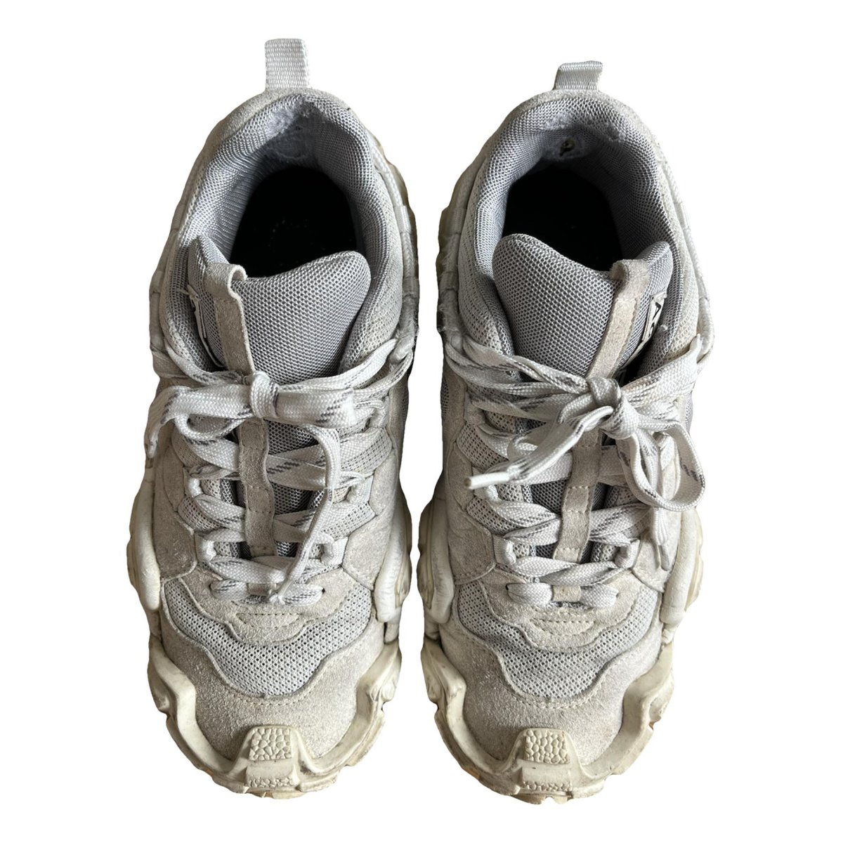 Bolzter trainers