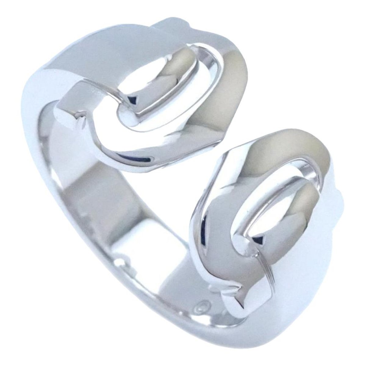 C white gold ring