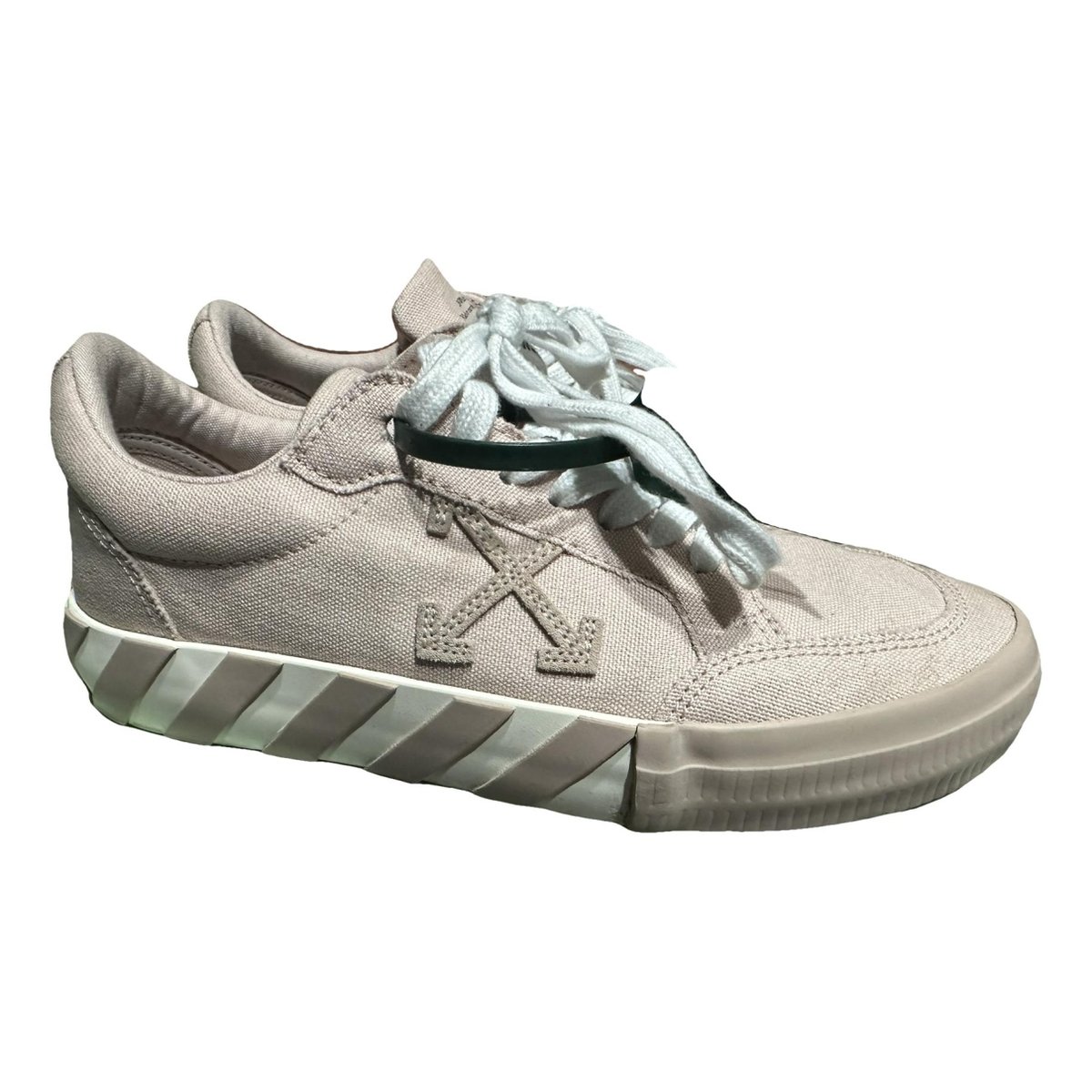 Vulcalized cloth trainers