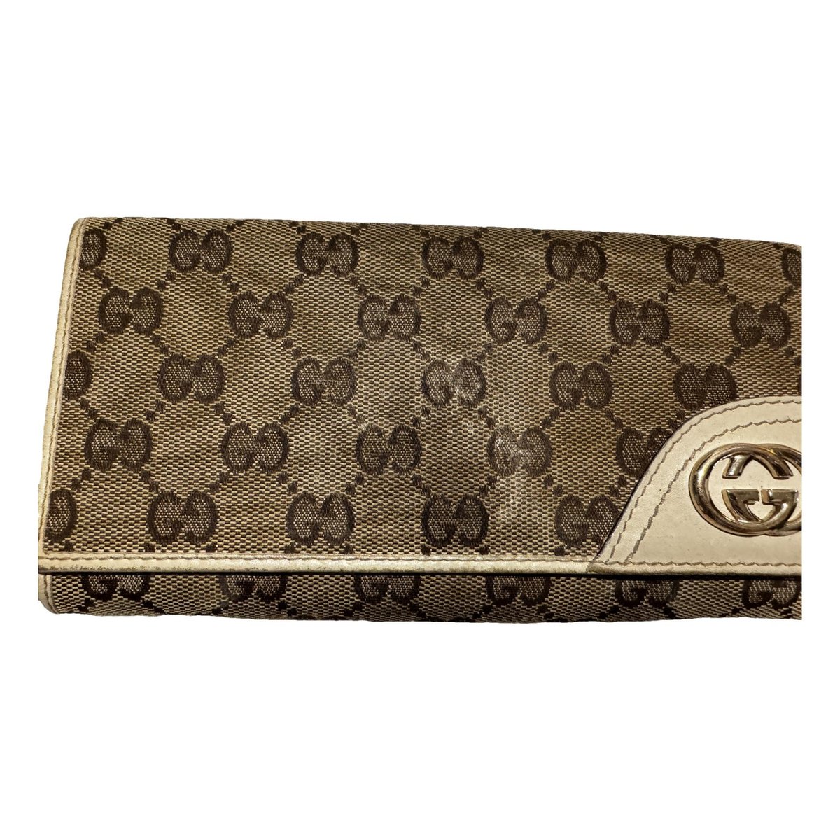 Interlocking leather wallet