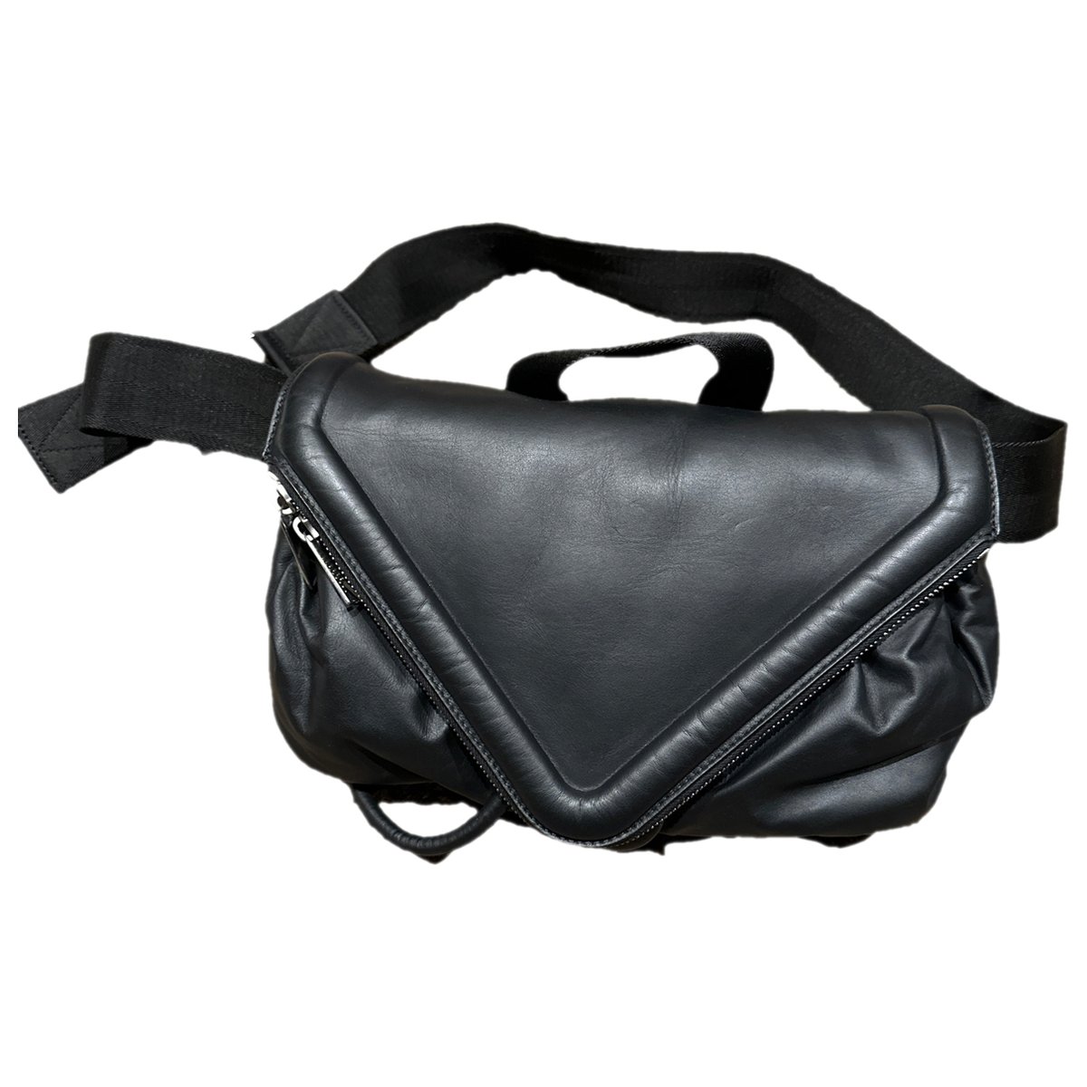 Beak leather crossbody bag