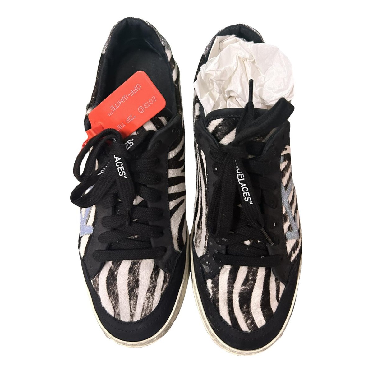 Arrow cloth trainers