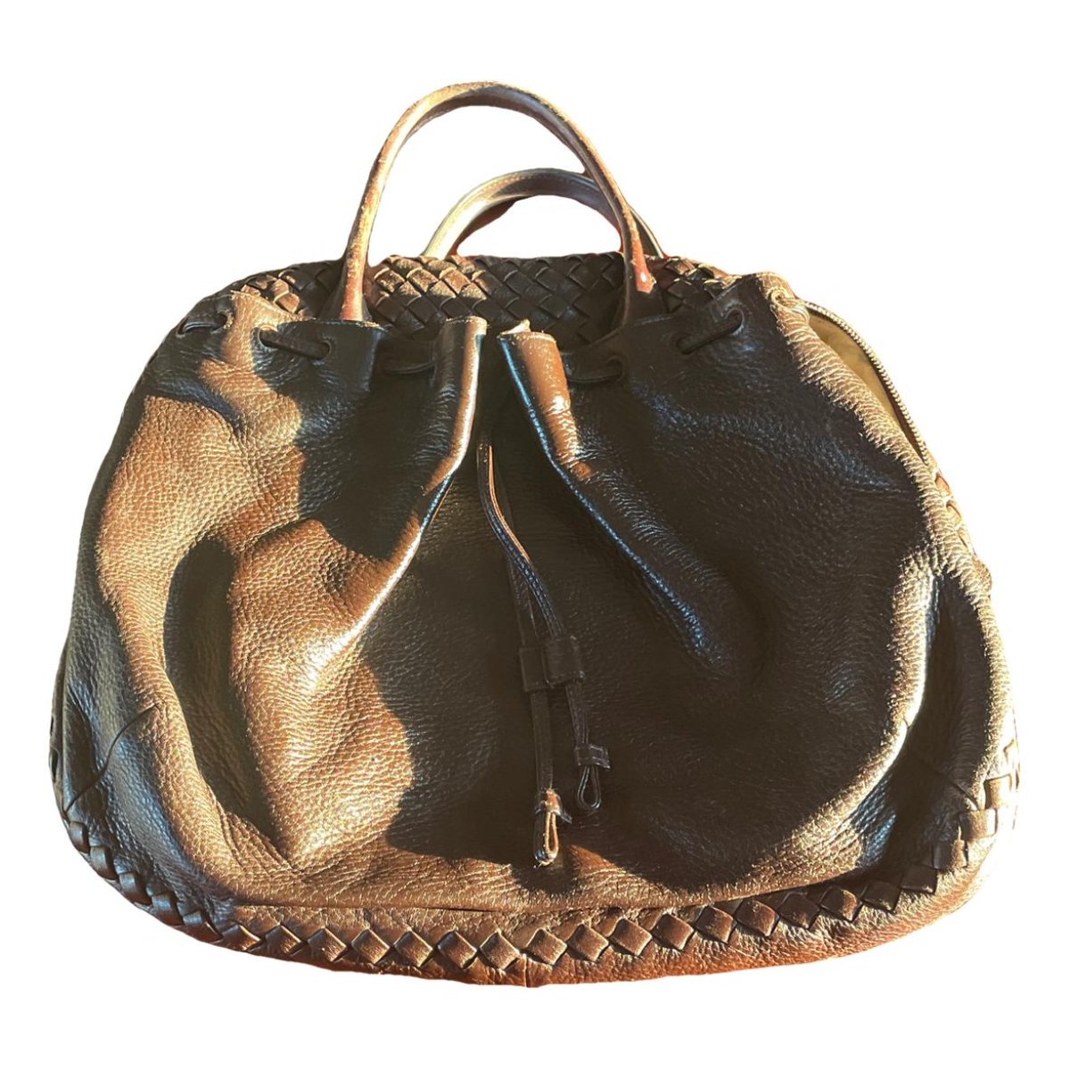 Veneta leather handbag