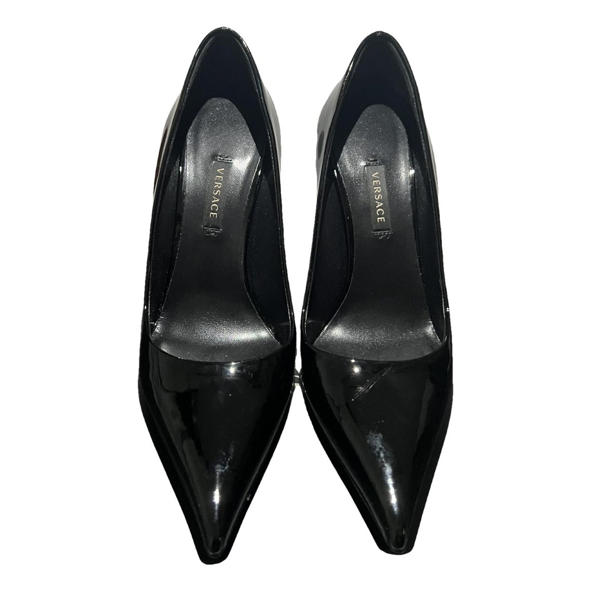 Medusa Aevitas patent leather heels