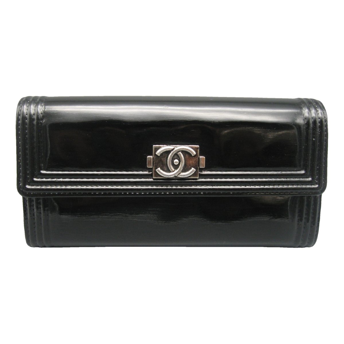 Wallet On Chain Timeless/Classique patent leather handbag