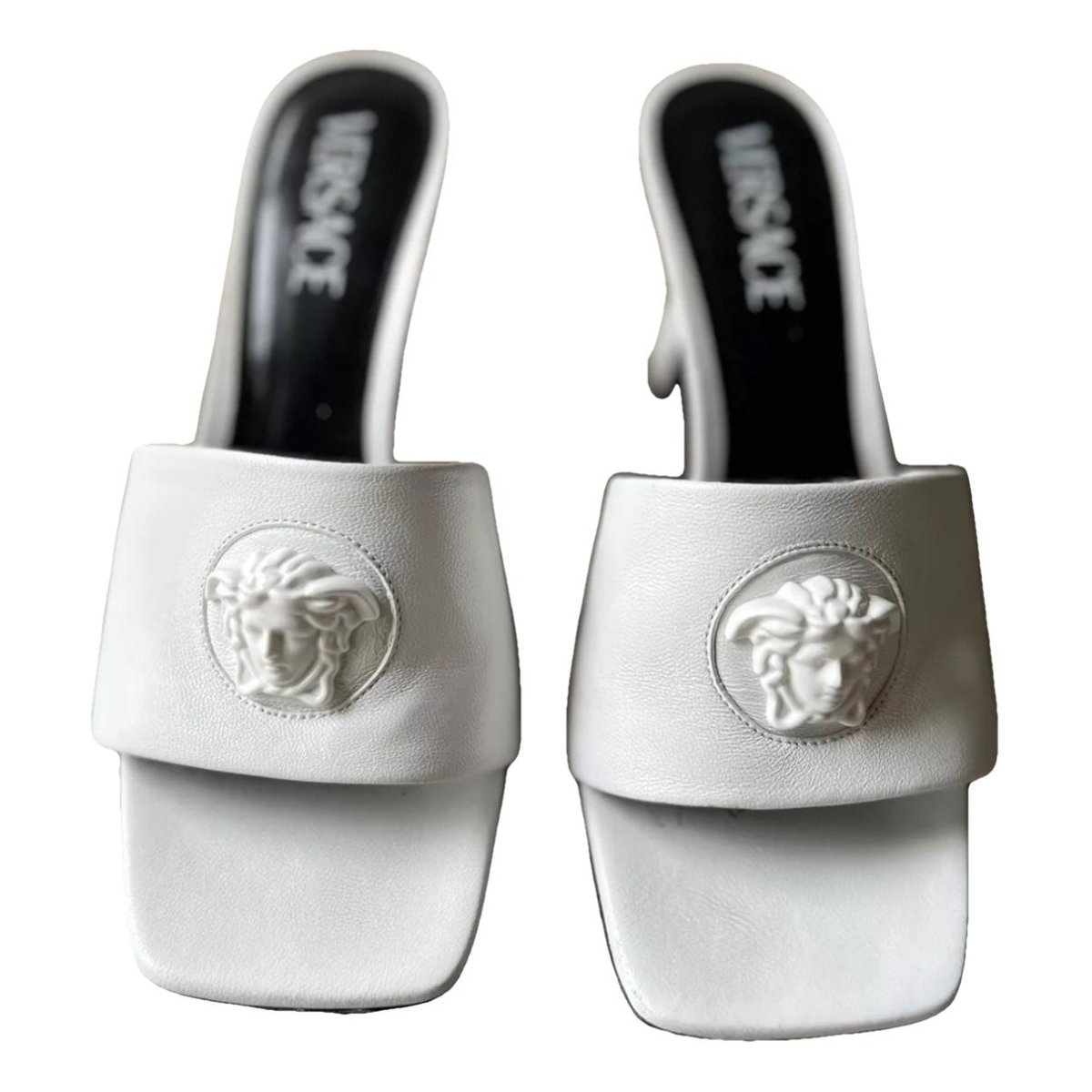 Medusa Aevitas leather heels