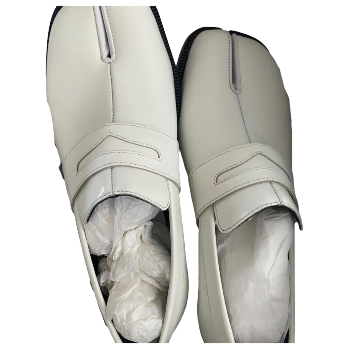 Tabi leather flats