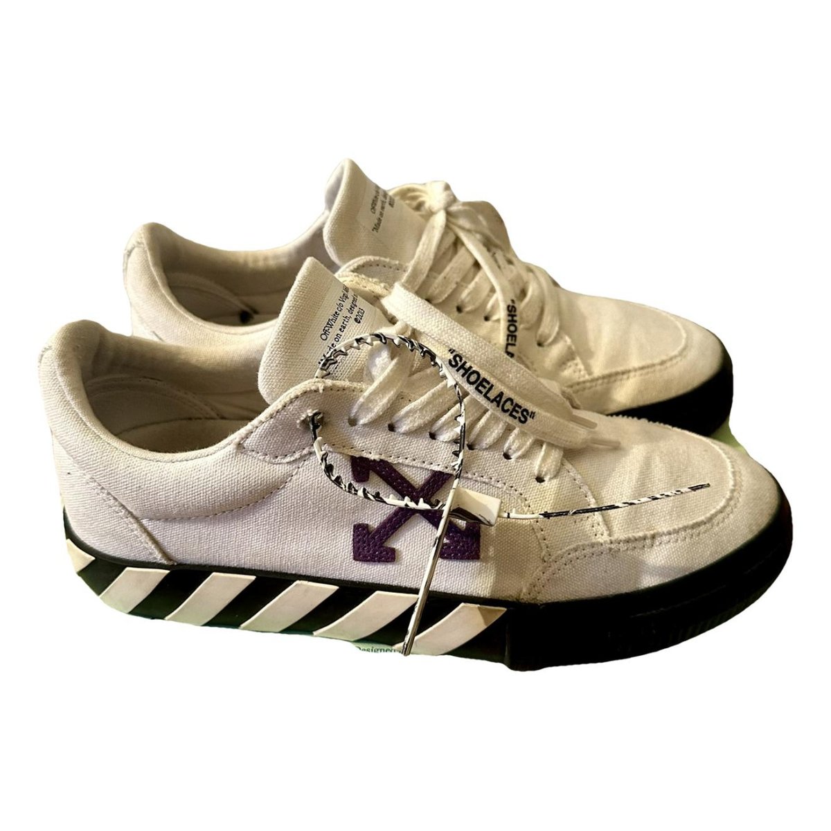 Vulcalized cloth trainers
