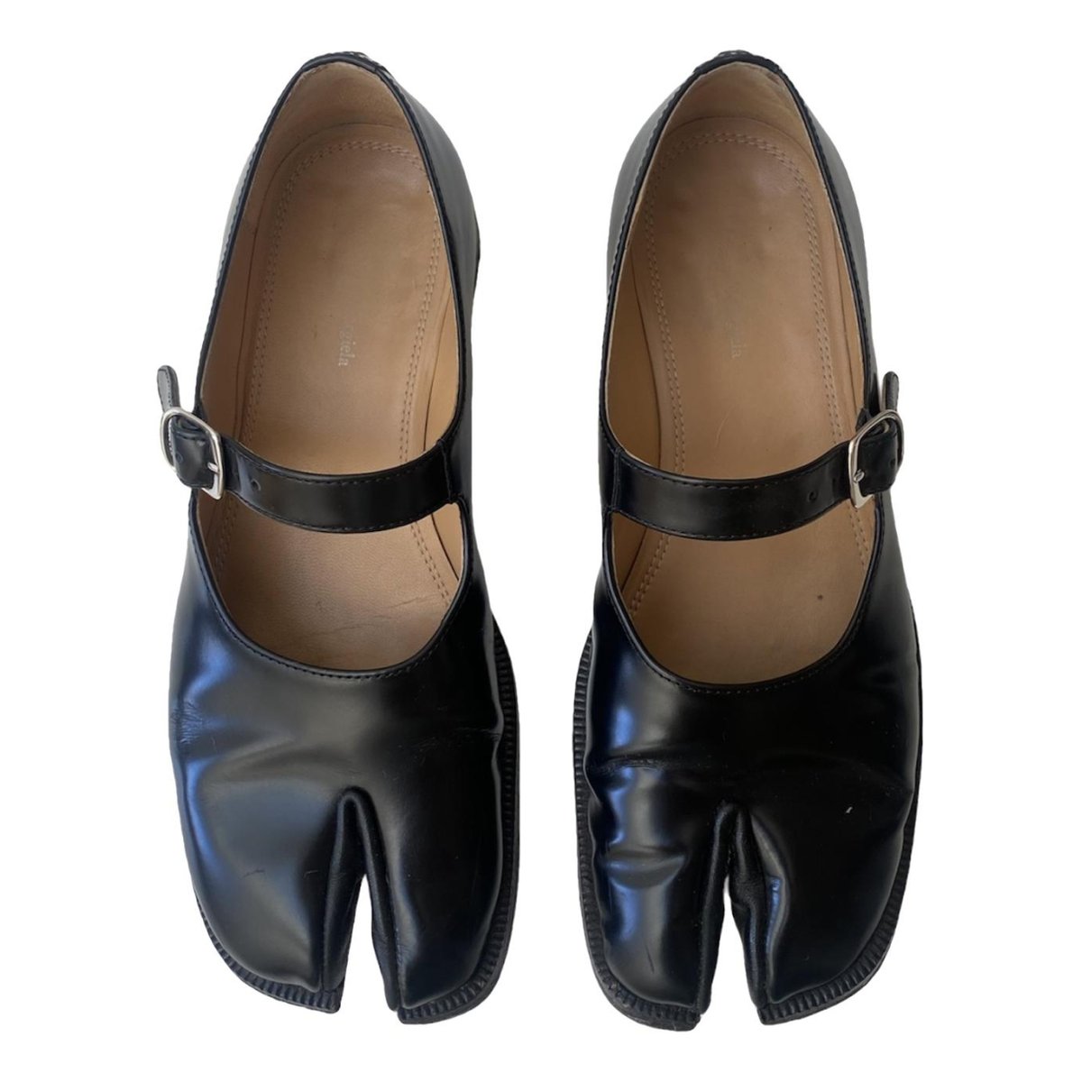 Tabi leather flats