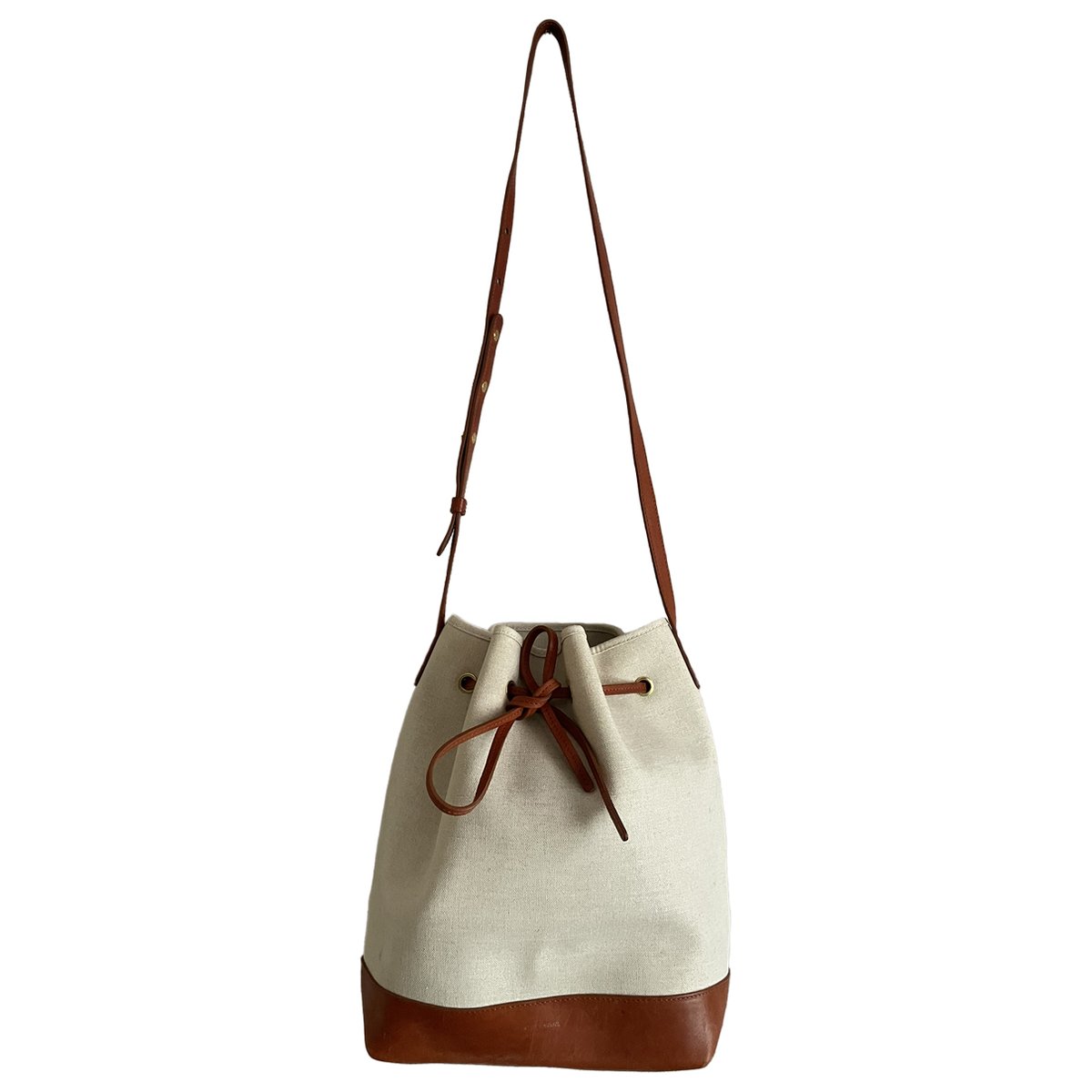 Bucket handbag