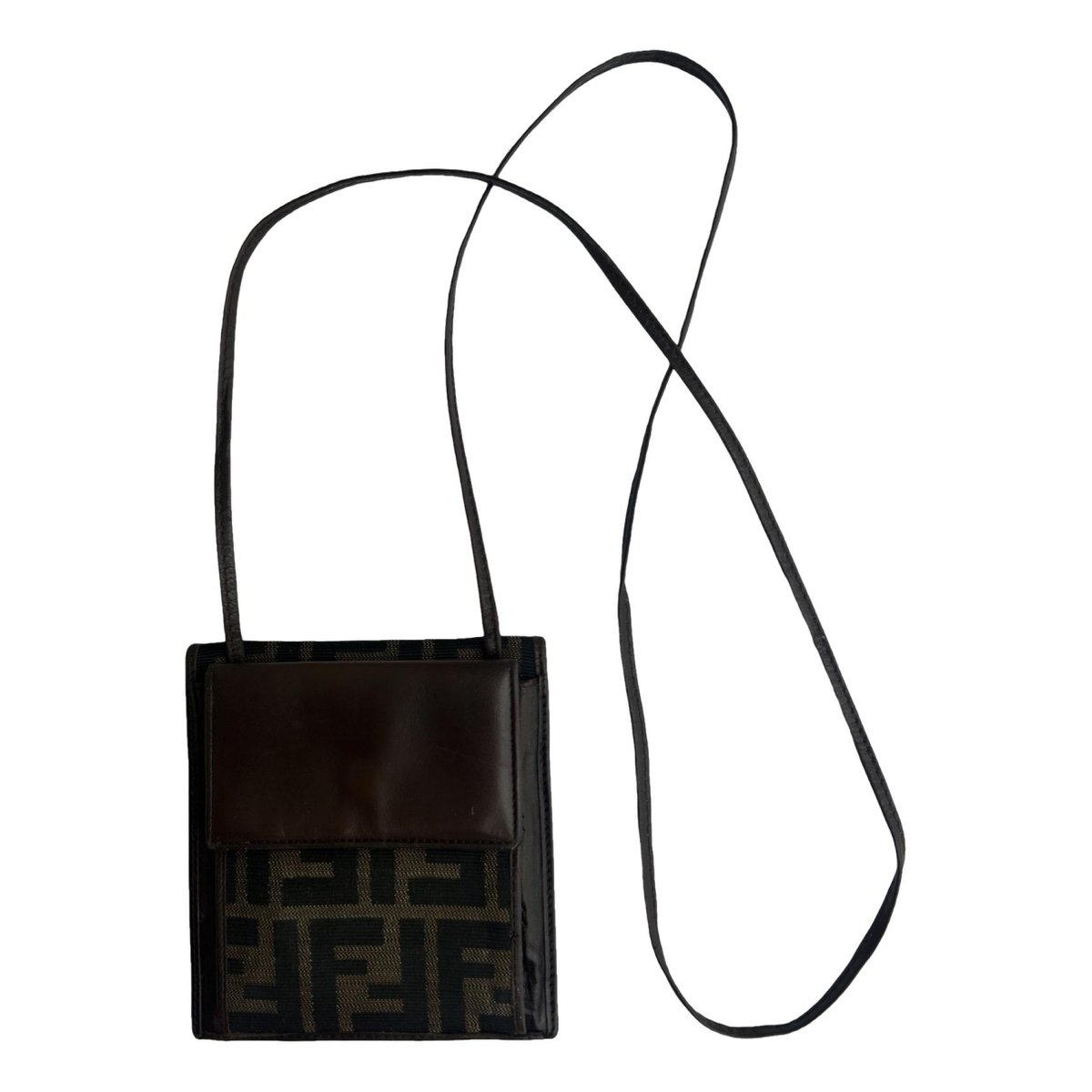 Wallet On Chain leather crossbody bag