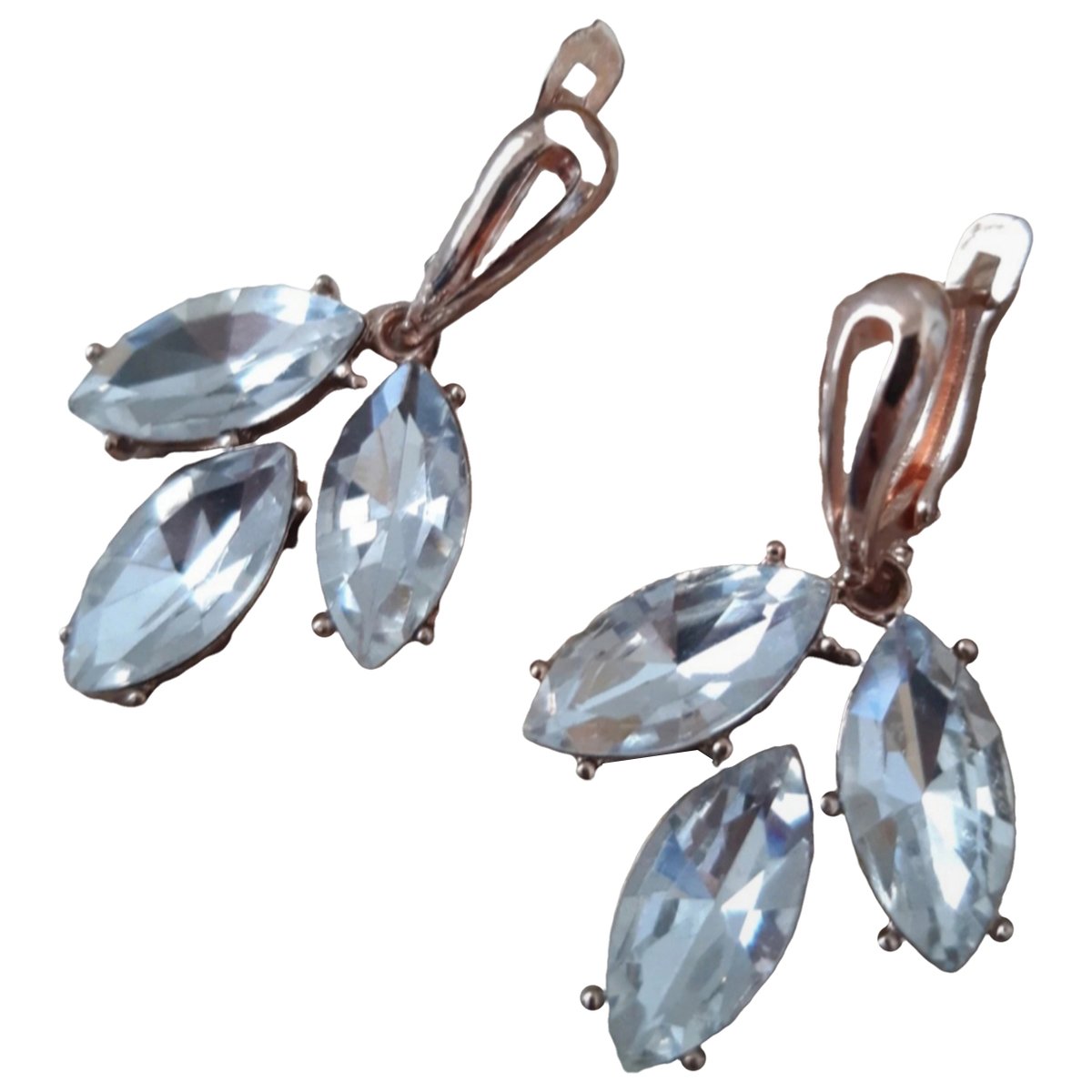 Dormeuses earrings