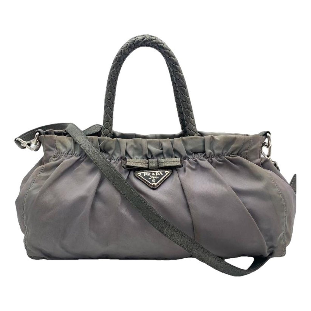 Monochrome leather handbag