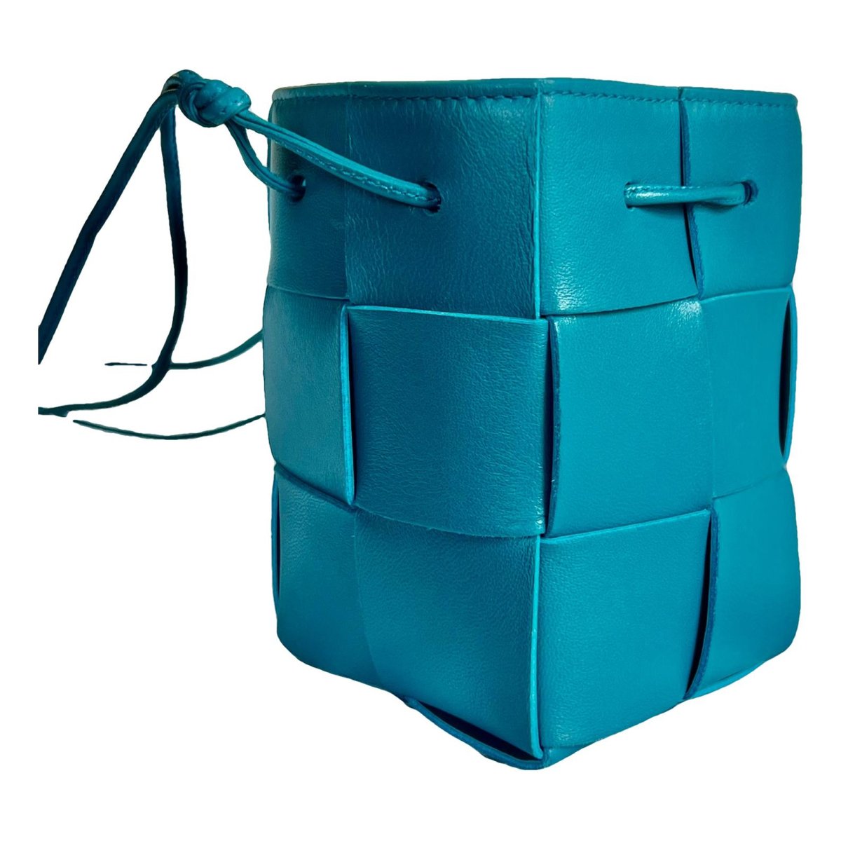 Cassette Bucket leather handbag