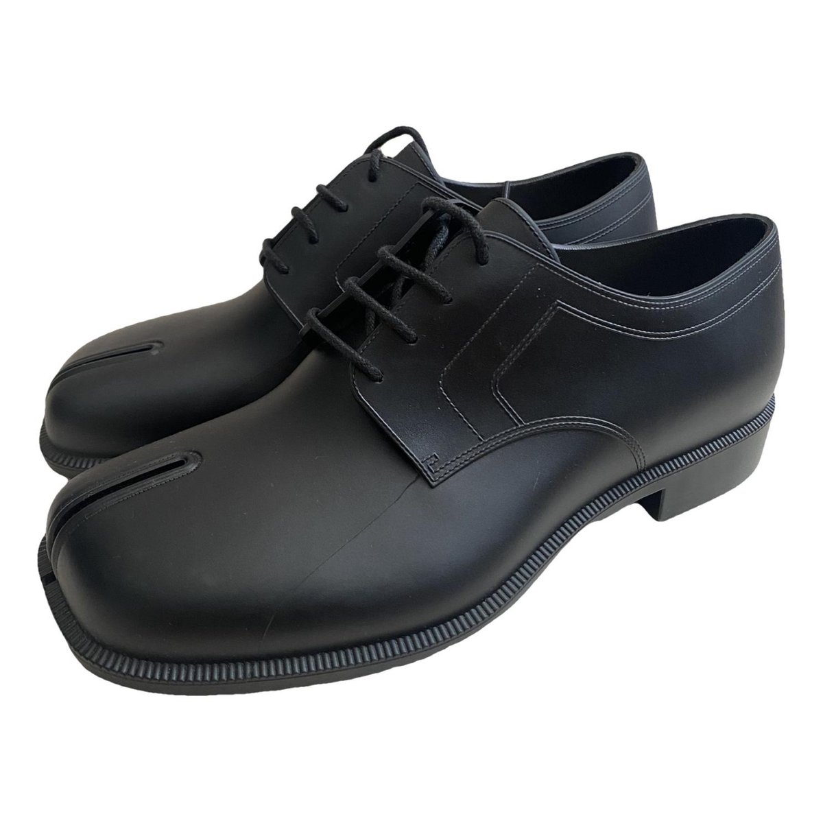 Tabi lace ups