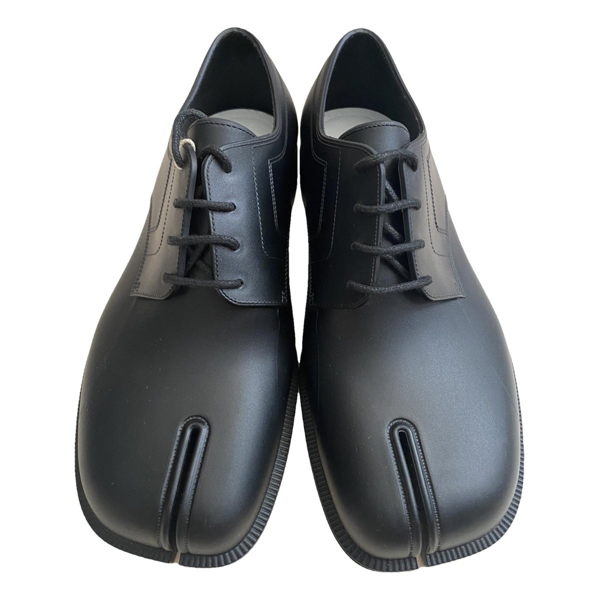 Tabi lace ups