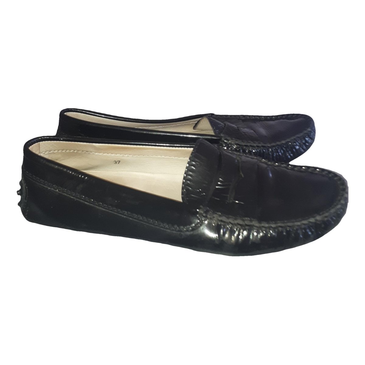 Gommino patent leather flats