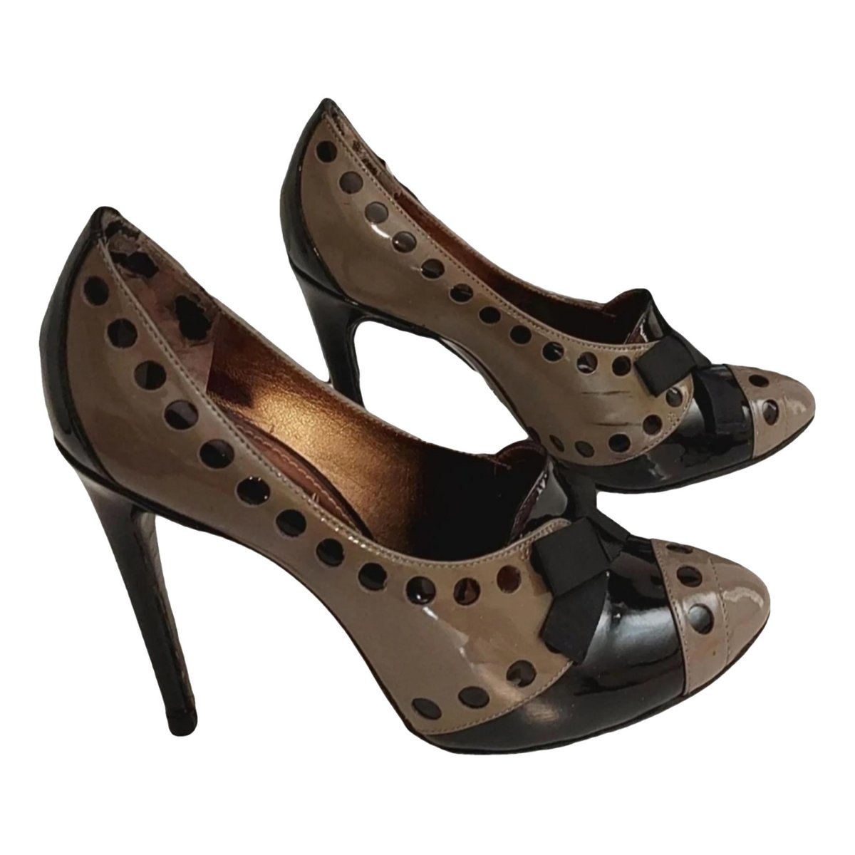 DG Amore patent leather heels