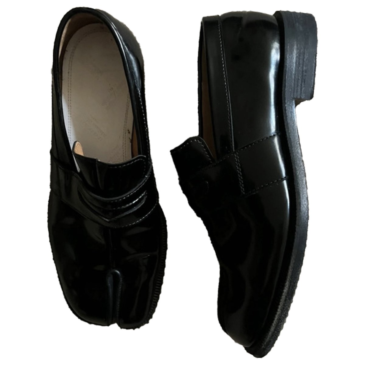 Tabi leather flats
