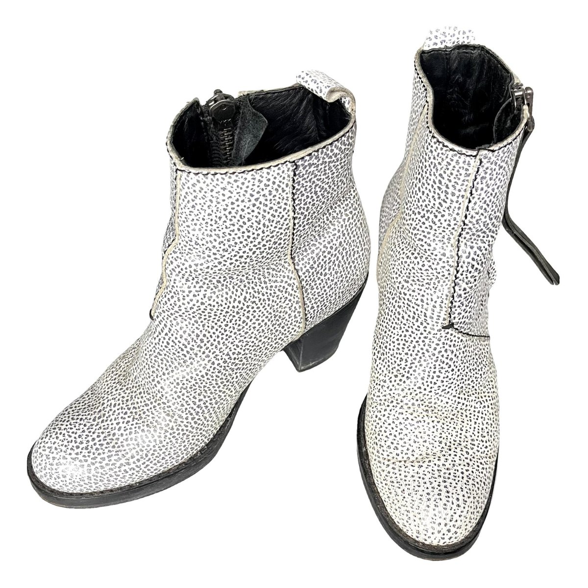 Pistol leather ankle boots